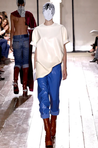 Look 1